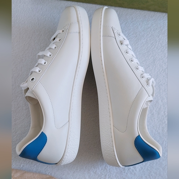 Authentic Gucci x Disney Men's Donald Duck Ace Sneakers in white - Picture 5 of 16